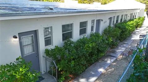 2825 SW 3rd Avenue Miami FL 33129
