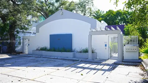 2825 SW 3rd Avenue Miami FL 33129