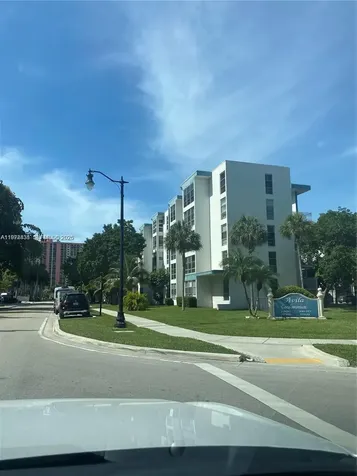 17620 Atlantic Boulevard Sunny Isles Beach FL 33160