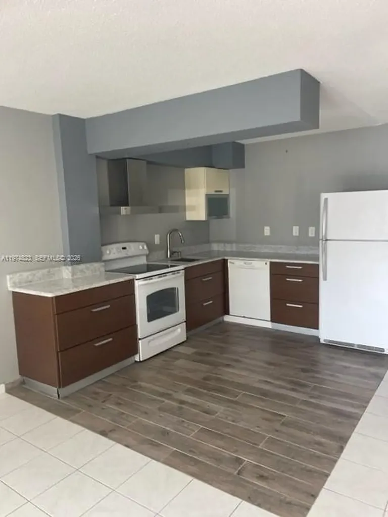 220 Kings Point Drive Sunny Isles Beach FL 33160