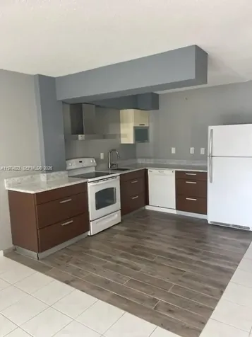 220 Kings Point Drive Sunny Isles Beach FL 33160