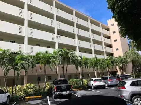 220 Kings Point Drive Sunny Isles Beach FL 33160