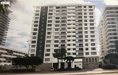 5825 Collins Avenue Miami Beach FL 33140