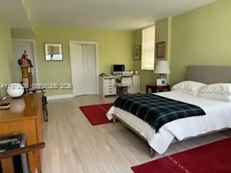 5825 Collins Avenue Miami Beach FL 33140