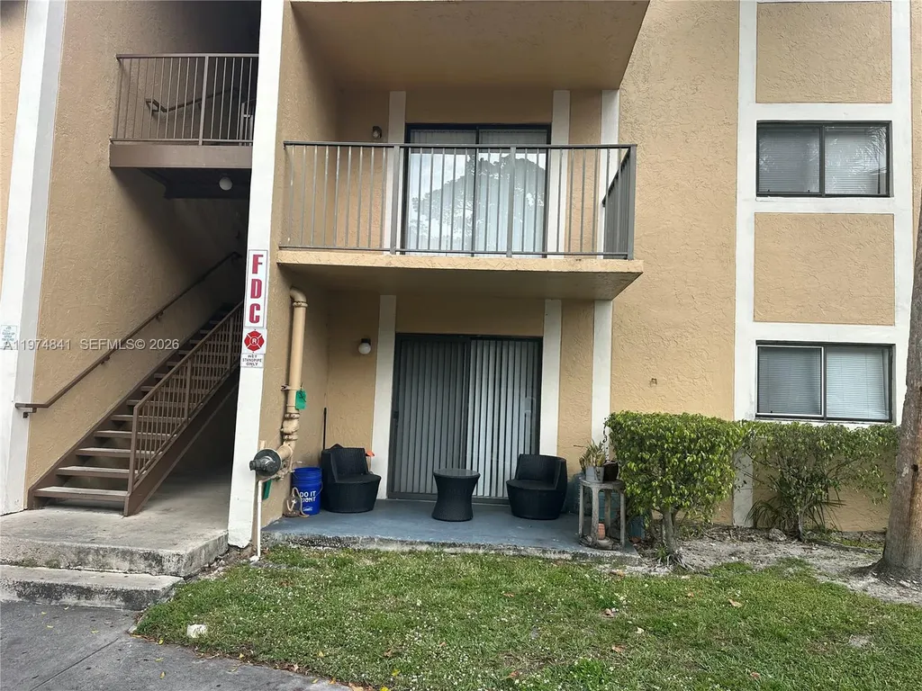 9491 S Palm Circle S Pembroke Pines FL 33025