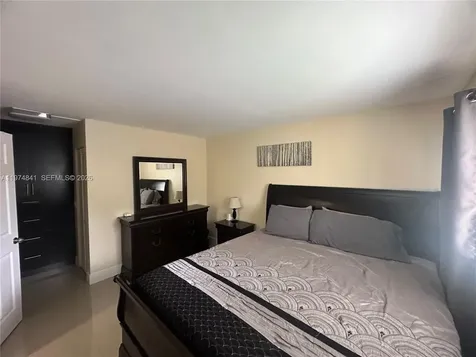 9491 S Palm Circle S Pembroke Pines FL 33025
