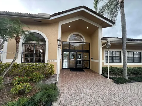 9491 S Palm Circle S Pembroke Pines FL 33025
