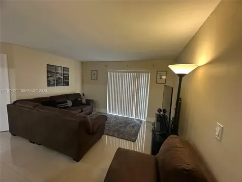 9491 S Palm Circle S Pembroke Pines FL 33025