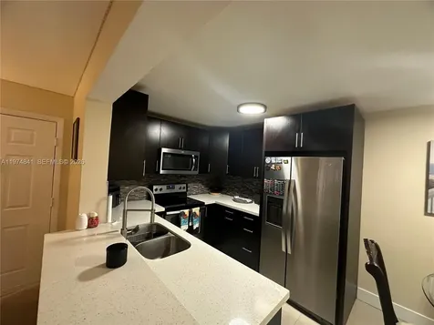 9491 S Palm Circle S Pembroke Pines FL 33025