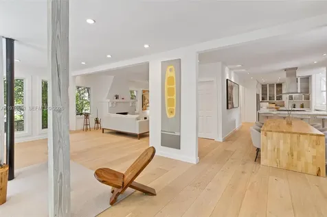 4286 S Douglas Road Miami FL 33133