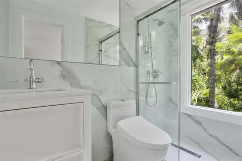 4286 S Douglas Road Miami FL 33133