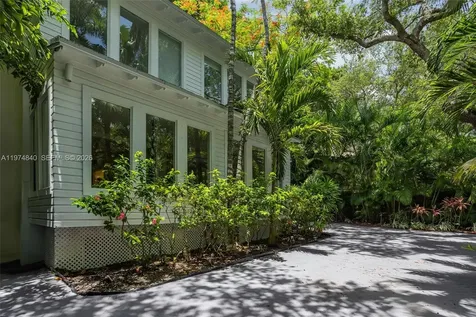 4286 S Douglas Road Miami FL 33133