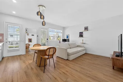 8600 Byron Avenue Miami Beach FL 33141