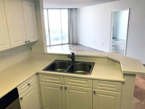 1800 Sunset Harbour Drive Miami Beach FL 33139