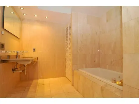 1800 Sunset Harbour Drive Miami Beach FL 33139