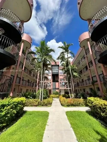 5440 W 21st Court Hialeah FL 33016