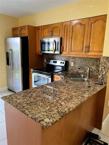 5440 W 21st Court Hialeah FL 33016