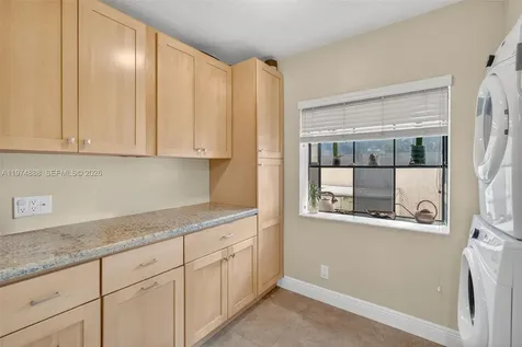 4250 SW 70th Terrace Davie FL 33314