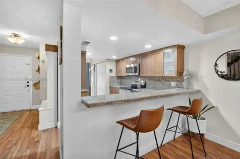 4250 SW 70th Terrace Davie FL 33314