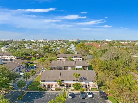 4250 SW 70th Terrace Davie FL 33314