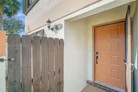 4250 SW 70th Terrace Davie FL 33314