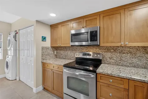 4250 SW 70th Terrace Davie FL 33314
