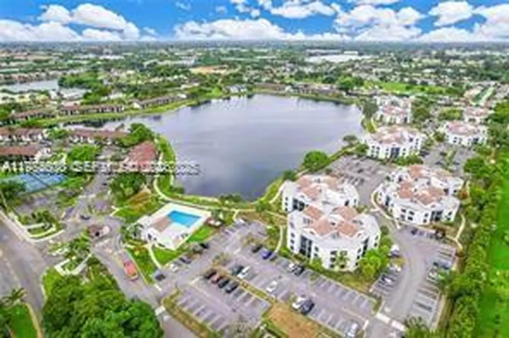 207 Lake Pointe Drive Oakland Park FL 33309