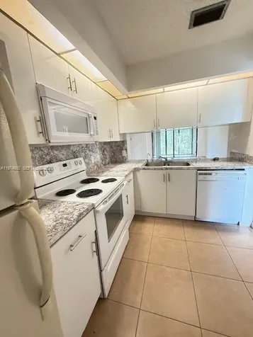 207 Lake Pointe Drive Oakland Park FL 33309