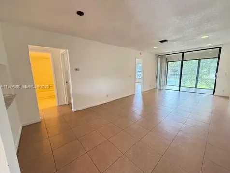 207 Lake Pointe Drive Oakland Park FL 33309