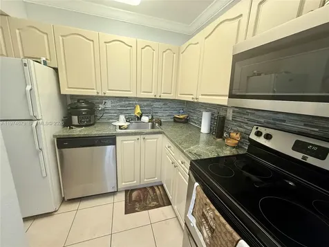10413 N Kendall Drive Miami FL 33176