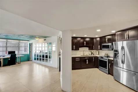 2750 NE 183rd Street Aventura FL 33160