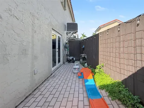 12689 NW 10th Way Miami FL 33182