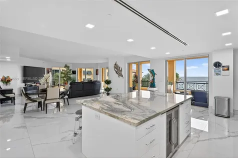 3415 N Ocean Drive Hollywood FL 33019