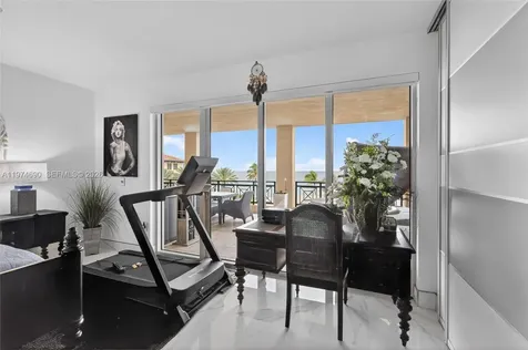 3415 N Ocean Drive Hollywood FL 33019