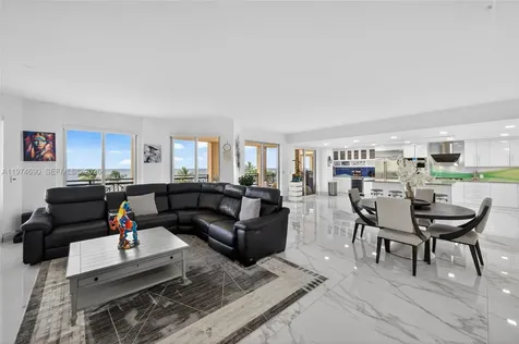 3415 N Ocean Drive Hollywood FL 33019