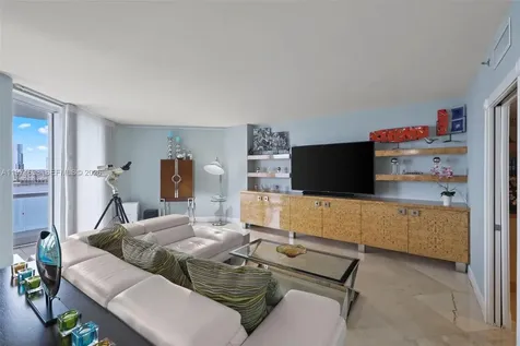 2600 Island Boulevard Aventura FL 33160