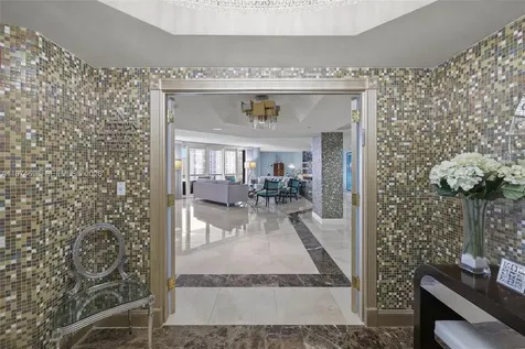 2600 Island Boulevard Aventura FL 33160