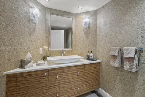 2600 Island Boulevard Aventura FL 33160