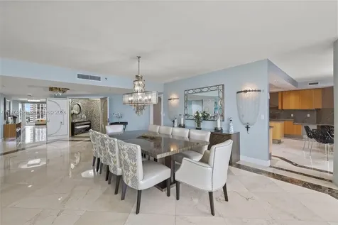 2600 Island Boulevard Aventura FL 33160