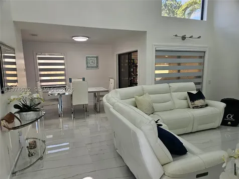 17914 NW 66th Ct Circle Hialeah FL 33015