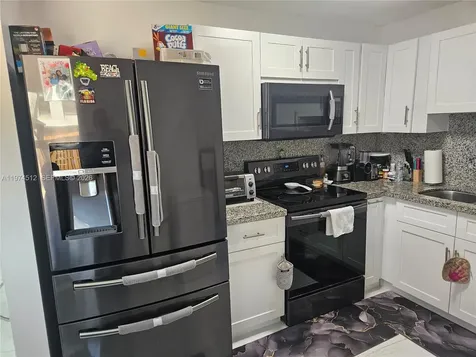 17914 NW 66th Ct Circle Hialeah FL 33015