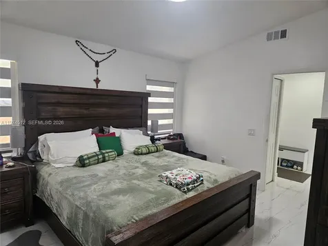 17914 NW 66th Ct Circle Hialeah FL 33015