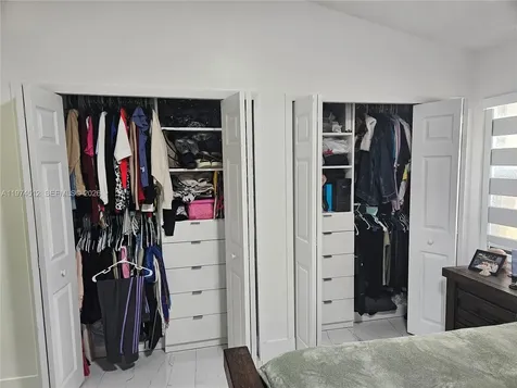 17914 NW 66th Ct Circle Hialeah FL 33015
