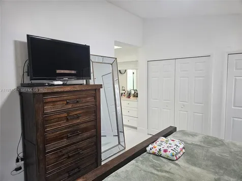 17914 NW 66th Ct Circle Hialeah FL 33015