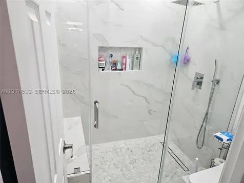 17914 NW 66th Ct Circle Hialeah FL 33015