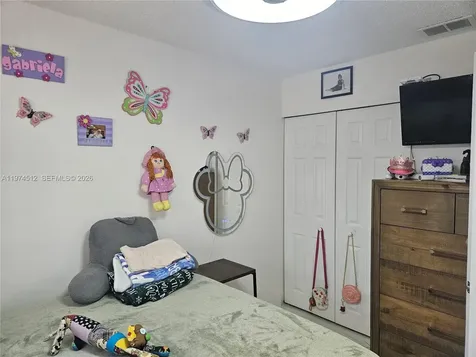 17914 NW 66th Ct Circle Hialeah FL 33015