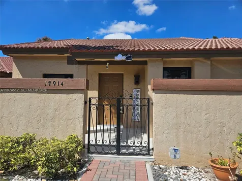 17914 NW 66th Ct Circle Hialeah FL 33015