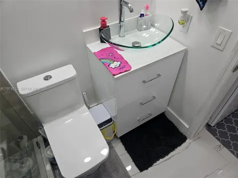 17914 NW 66th Ct Circle Hialeah FL 33015