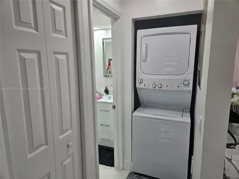 17914 NW 66th Ct Circle Hialeah FL 33015
