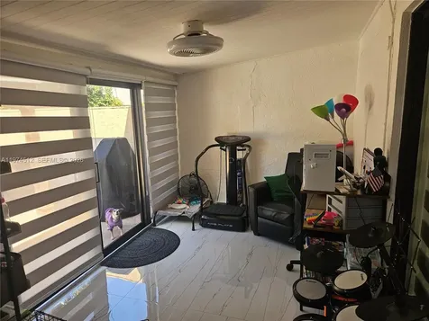 17914 NW 66th Ct Circle Hialeah FL 33015